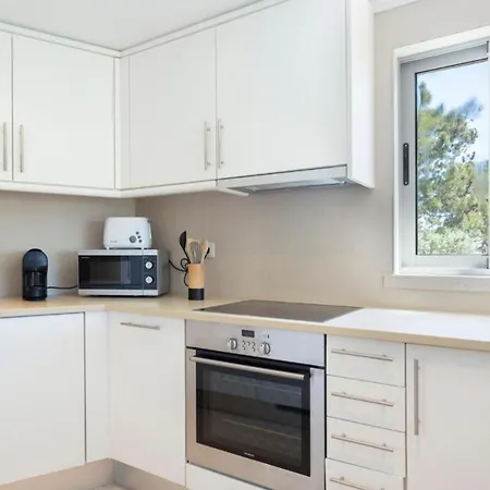 Апартаменти Snazzy Varandas Do Castelo One Bedroom Sleeps 2 Persons *