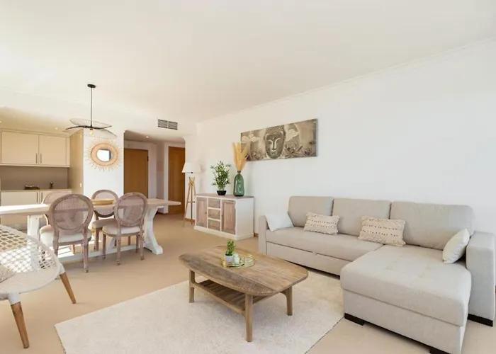 Snazzy Varandas Do Castelo One Bedroom Sleeps 2 Persons