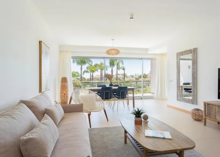 Апартаменти Snazzy Varandas Do Castelo One Bedroom Sleeps 2 Persons