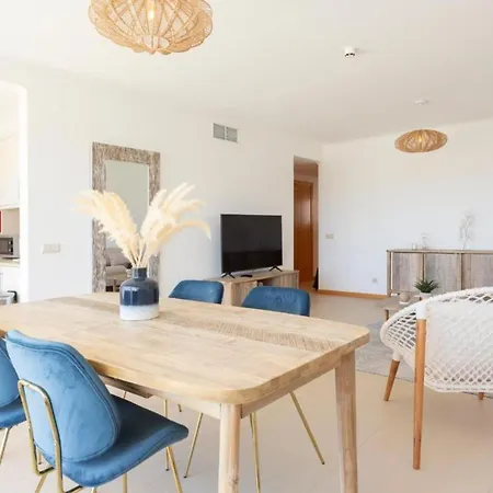 Snazzy Varandas Do Castelo One Bedroom Sleeps 2 Persons アパート *